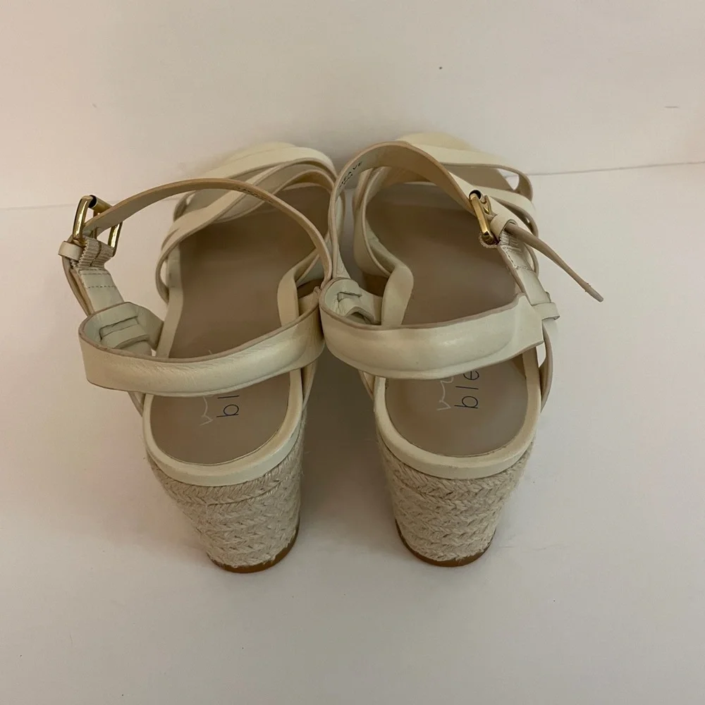 Via bleu Ivory  Wedge Sandals Size 9